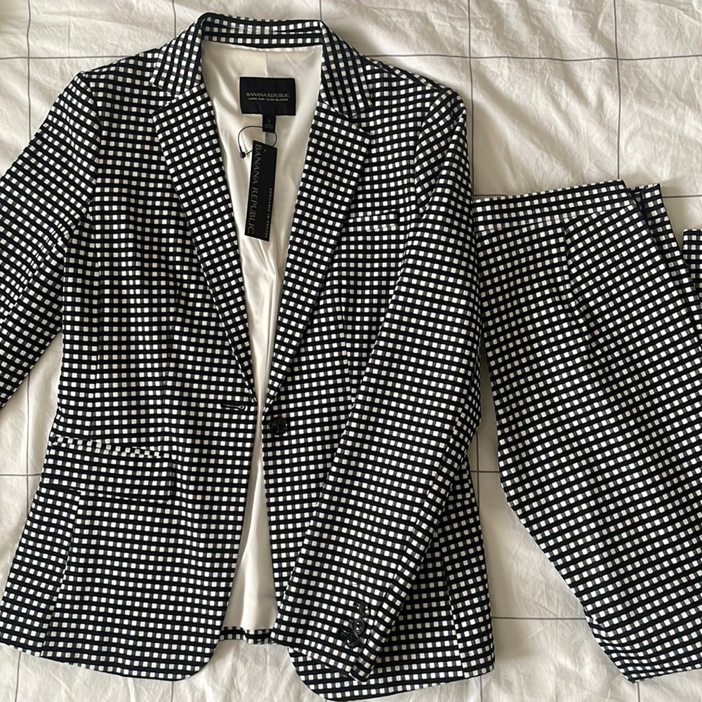 Banana Republic suit